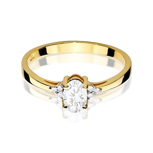 Złoty pierścionek z białym szafirem i brylantami