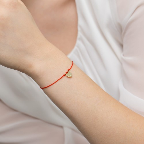 Bransoletka na czerwonym sznurku z sercem z diamentem