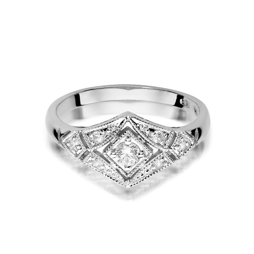 Pierścionek z białego złota z fnezyjnym wzorem z brylantami