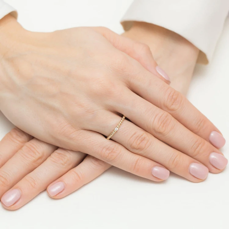Pierścionek szyna z kuleczek Diament 0,02ct żółte złoto