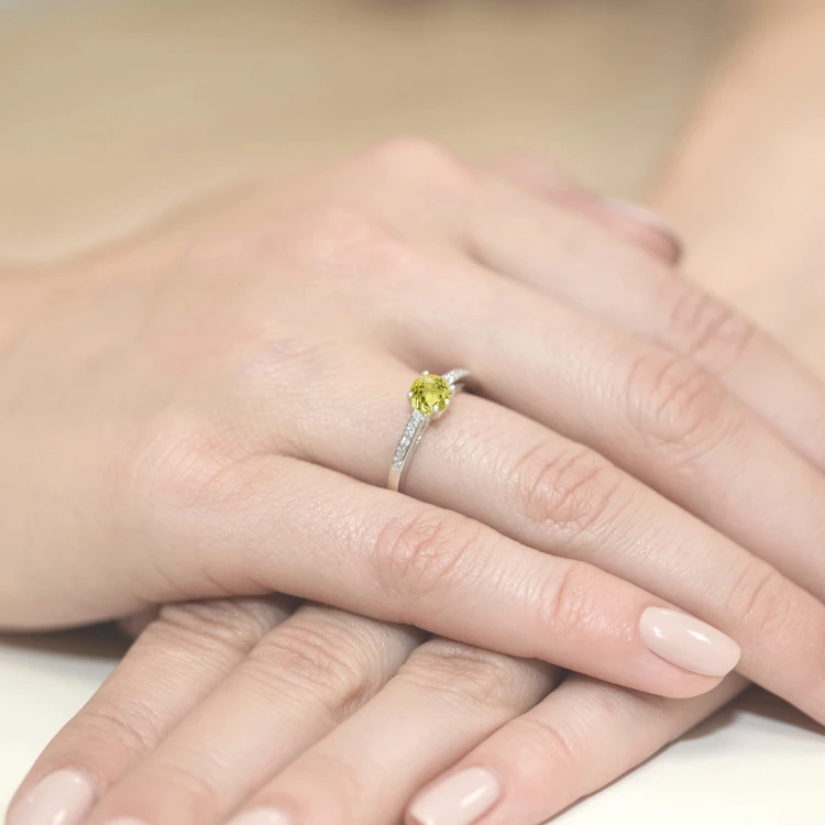Pierścionek Oliwin 0,60ct białe złoto