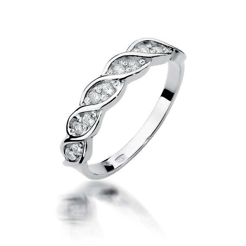 Pierścionek z brylantami przeplatany wzór z białego złota