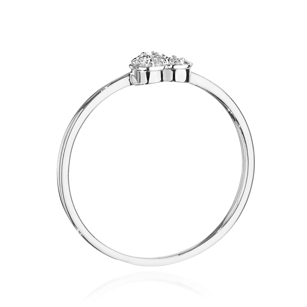 Pierścionek z białego złota serce z brylantami