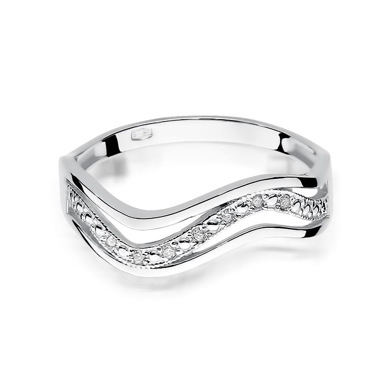 Pierścionek z białego złota z potrójną pofalowaną szyną z brylantami