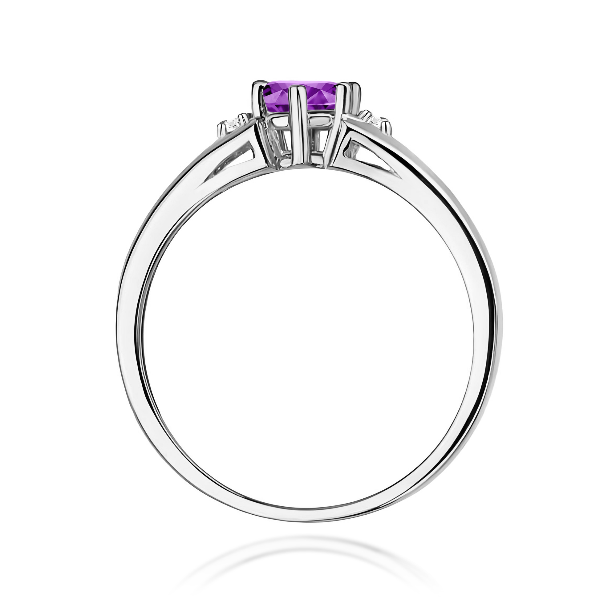 Pierścionek z okrągłym Ametysemt 0,50ct oraz brylantami z białego złota