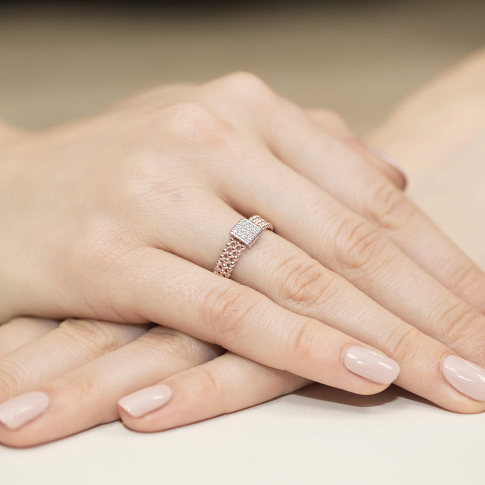 Nowoczesny pierścionek z diamentami różowe złoto