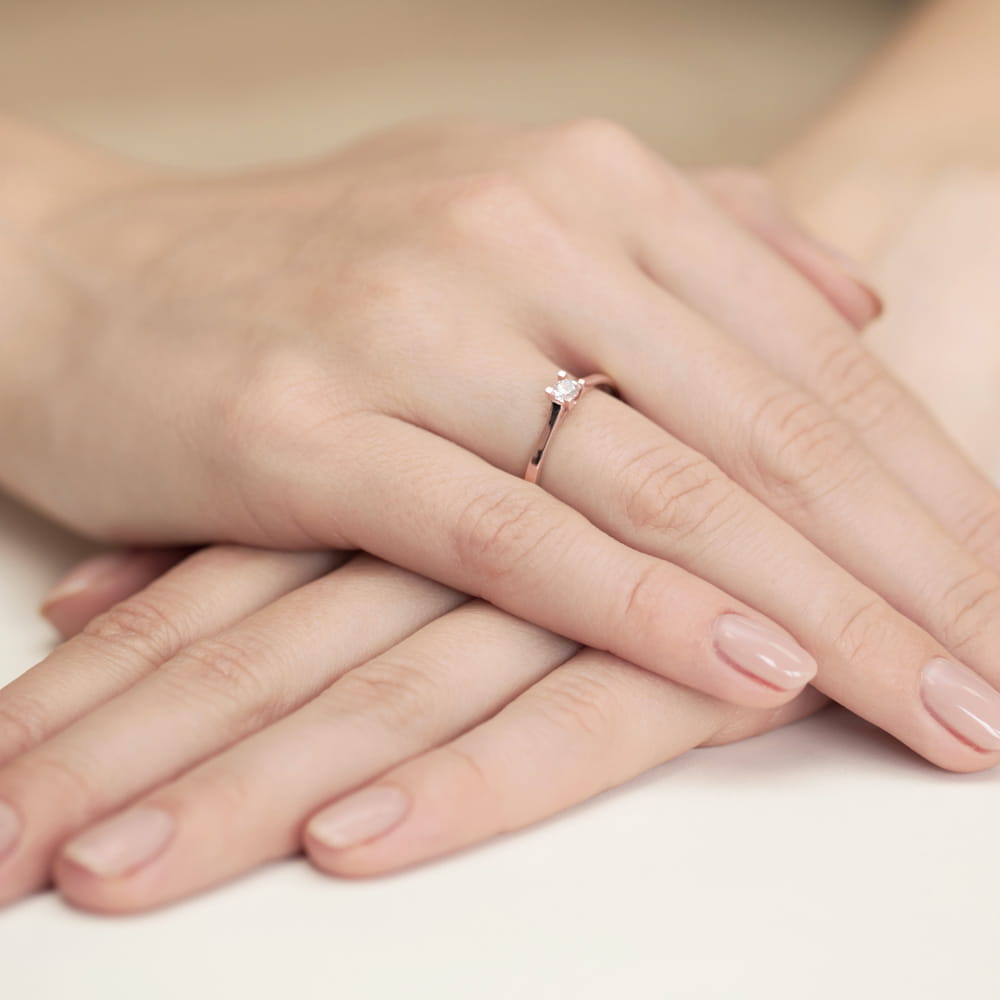 Pierścionek klasyczny Diament 0,09ct różowe złoto