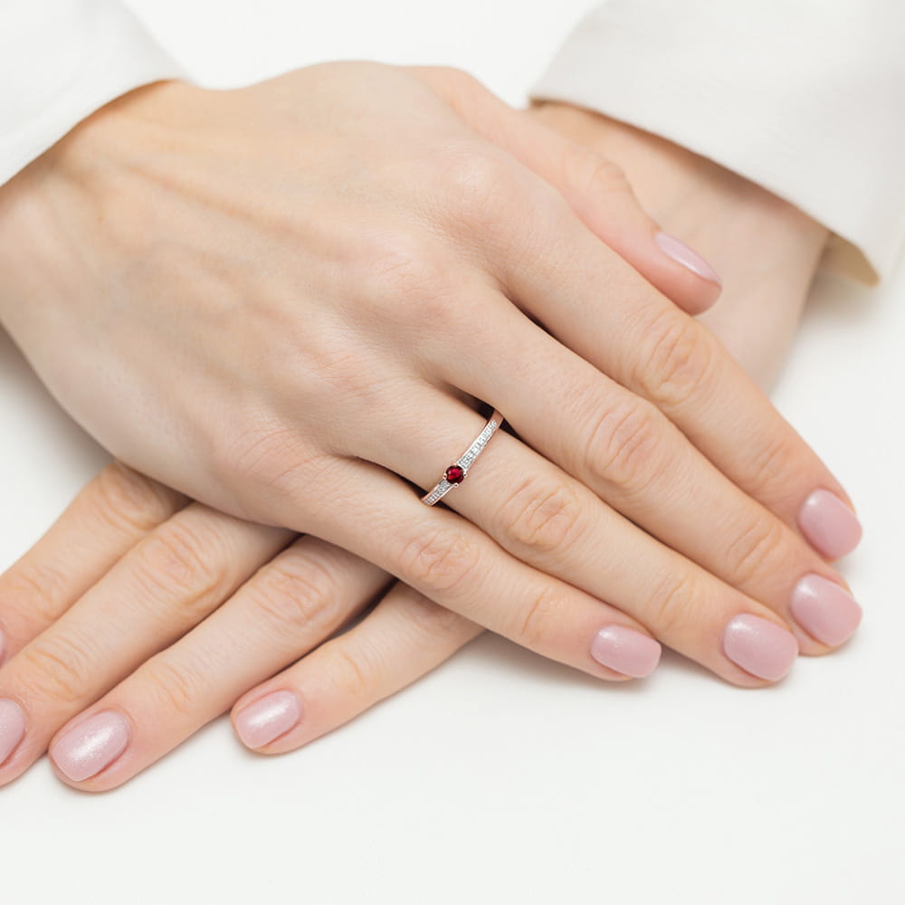 Pierścionek Rubin 0,15ct różowe złoto
